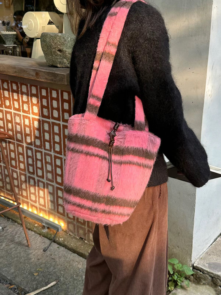 Sac à main en velours moelleux - Luxury Bags & Leather Repair Of Atlanta Reviews avis et prix